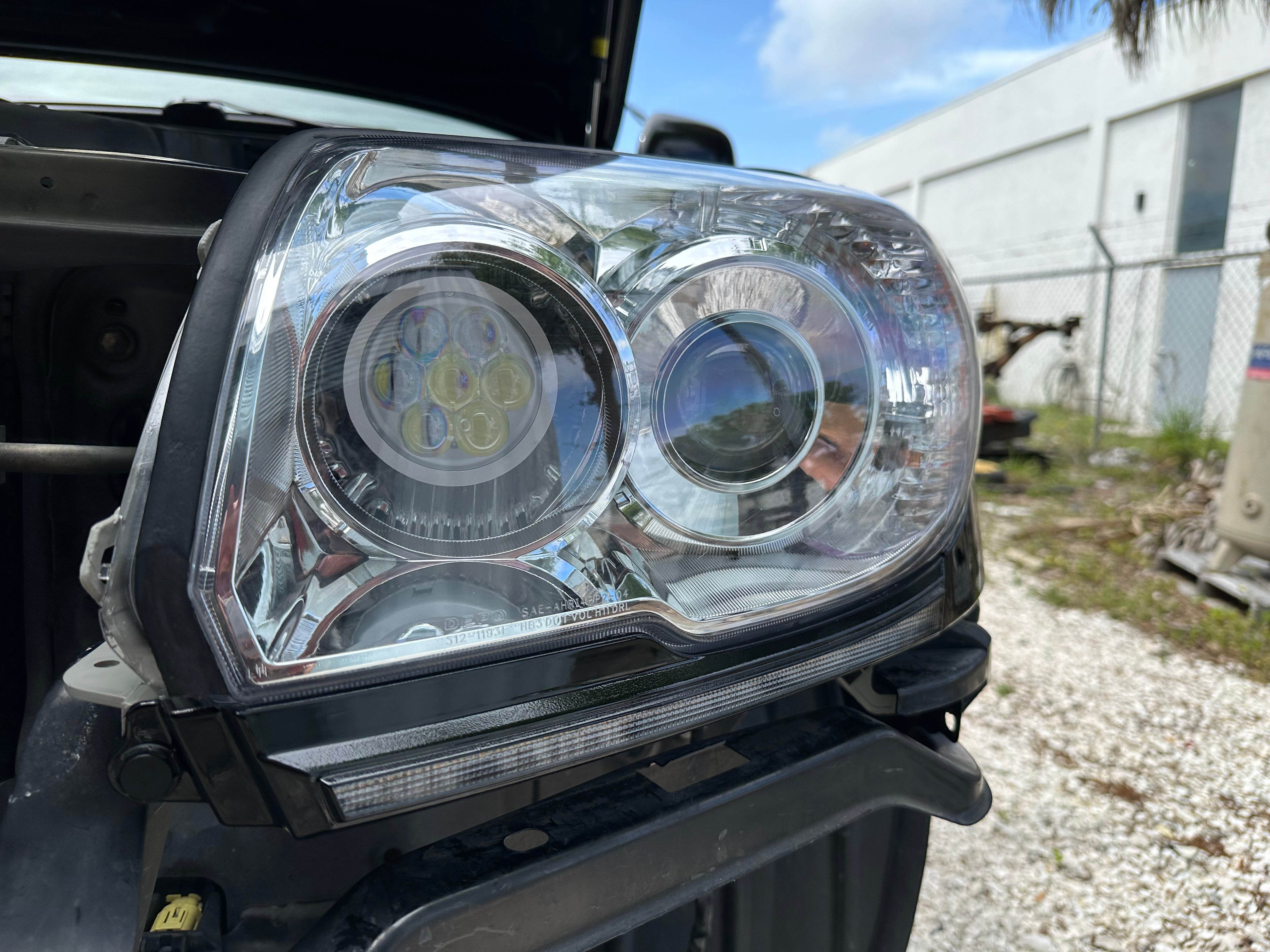 2006-2009 4th Gen 4Runner LED Turn Signal Filler Panels w/ DRL