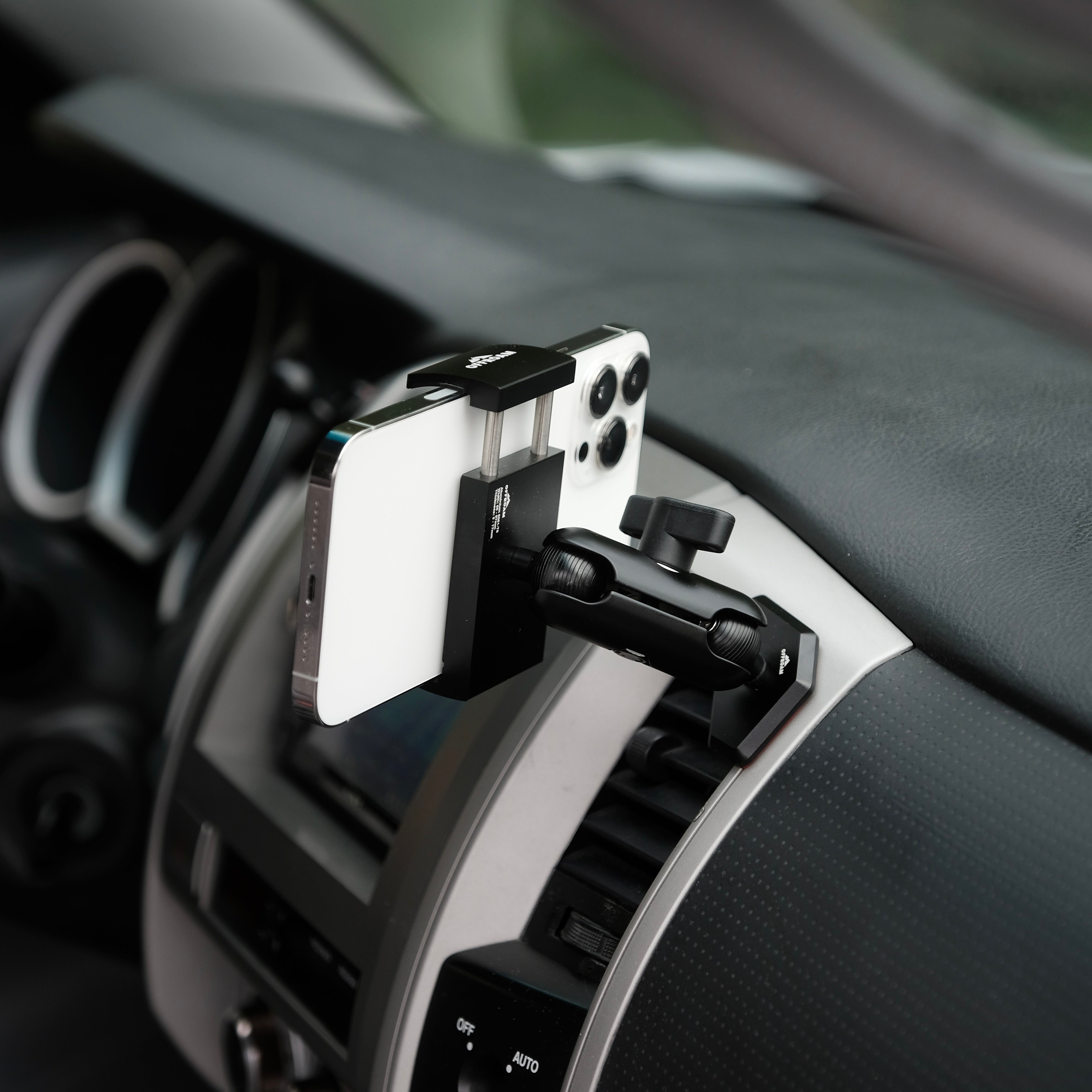 Toyota Tacoma 2005-2011 Phone Mount