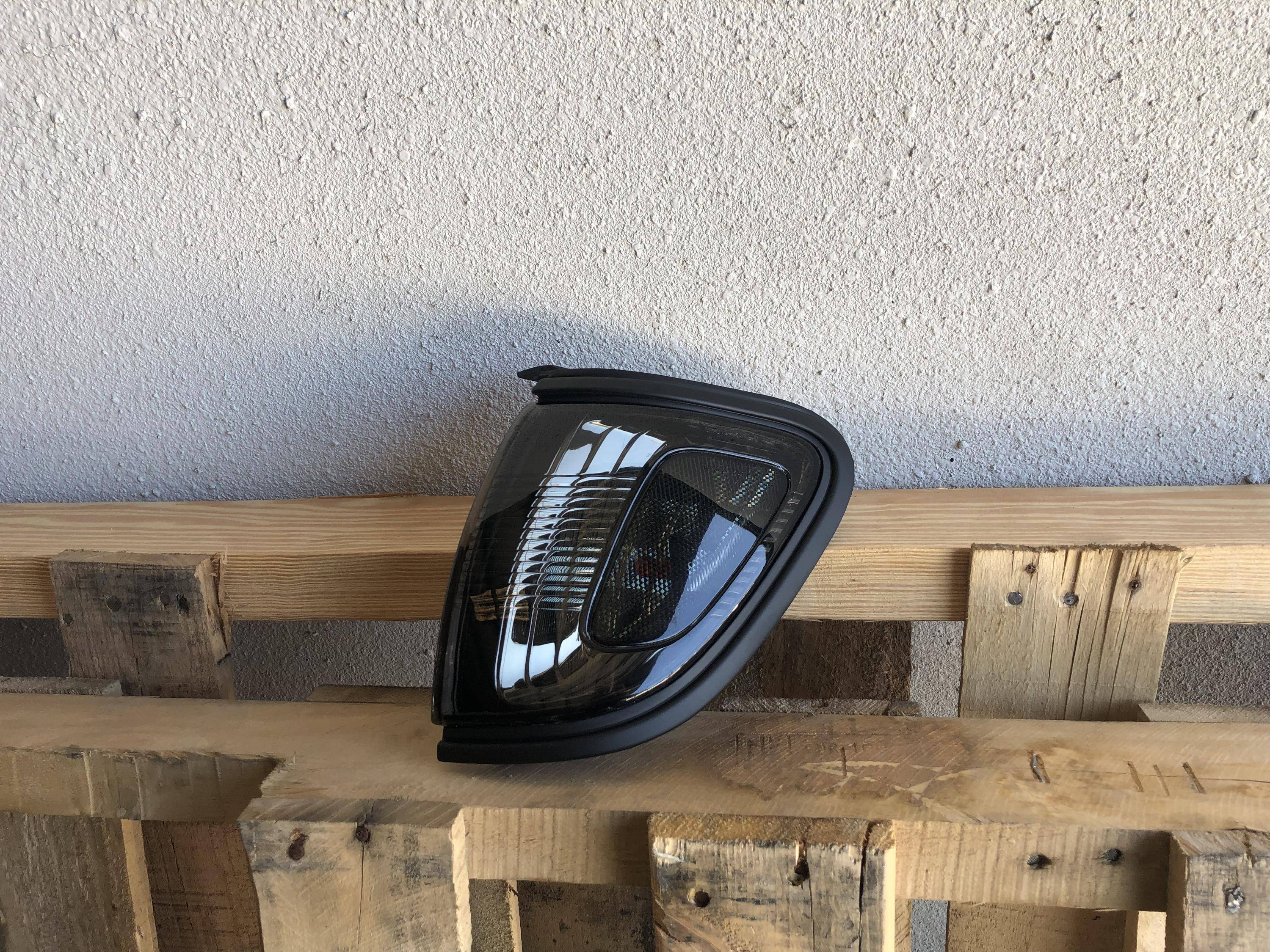 SRQ Fabrications Black Corner Lights for 2001–2004 Toyota Tacoma